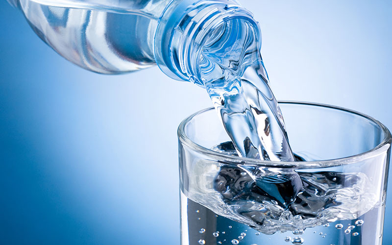 Refreshing water from a water bottle vending machine